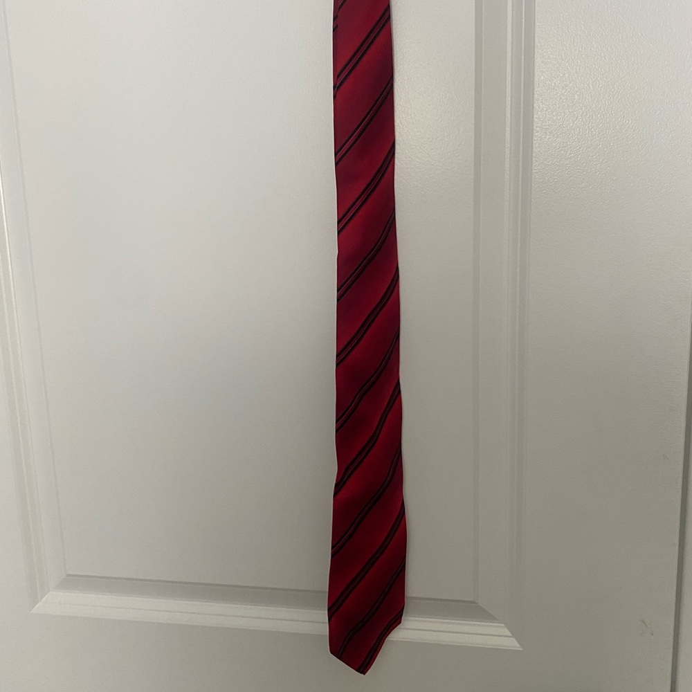 Kenneth Cole Red-black striped silk tie